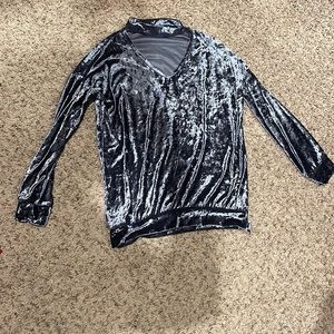 Very flattering blue/grey velvet top